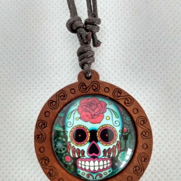 Handmade Skull w/Red Rose Cabochon on Engraved Wood Pendant Necklace Adjustable - Picture 2 of 4